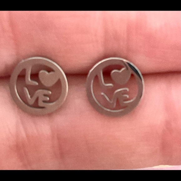Stainless steel love earrings silver new - Picture 5 of 8